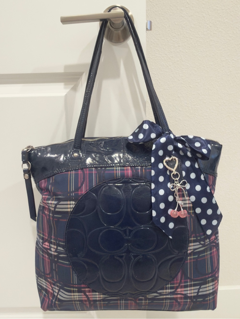 💙 Coach Laura Signature Tartan Plaid & Patent Leather Tote Bag